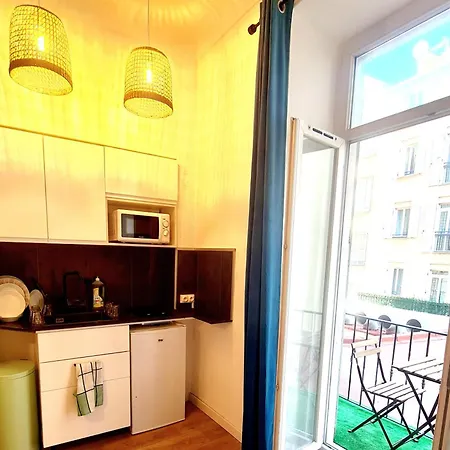 New Charming 1br Hyper Centre With Balcony And Ac *