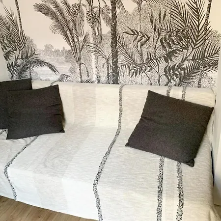 New Charming 1br Hyper Centre With Balcony And Ac