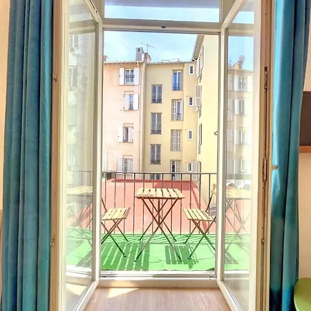 New Charming 1br Hyper Centre With Balcony And Ac *