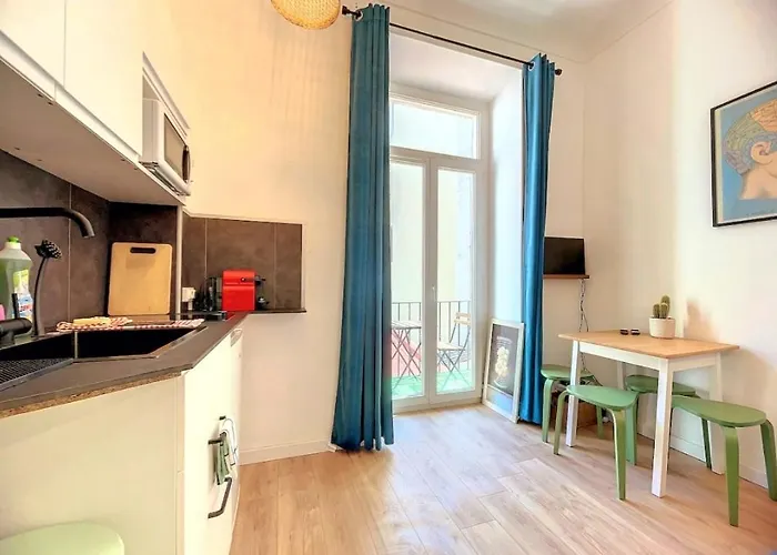 New Charming 1br Hyper Centre With Balcony And Ac Nice